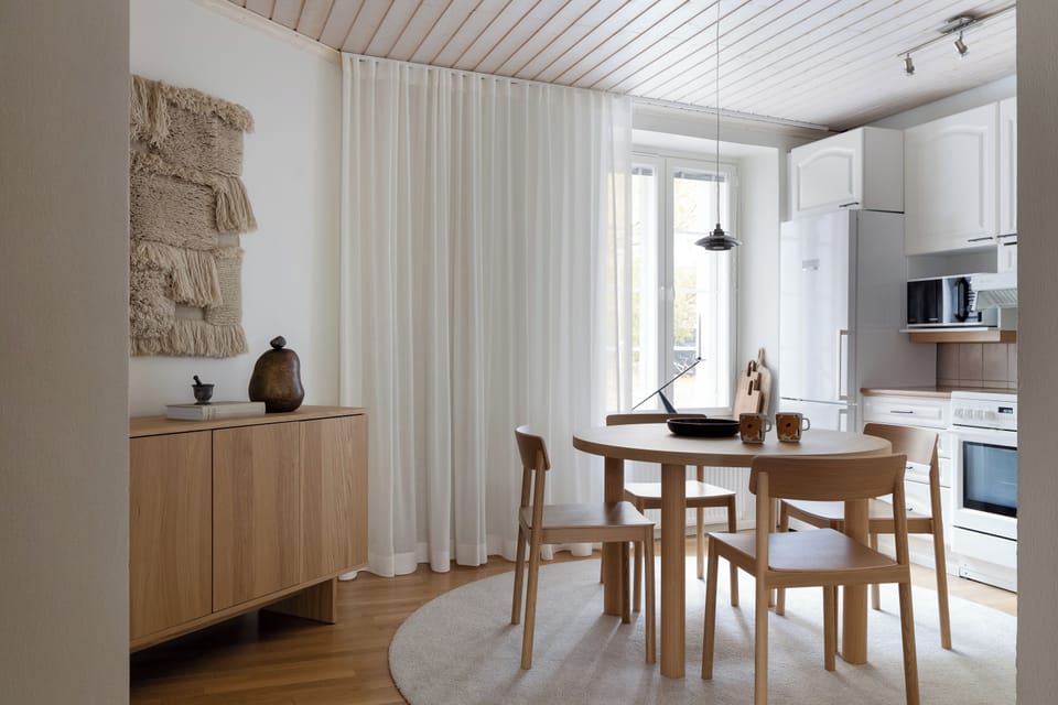 Superior Apartment, Courtyard View | Dining room