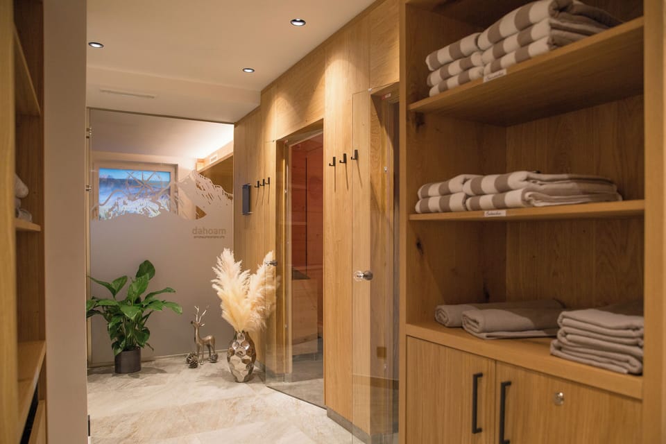 Sauna, steam room, body treatments, aromatherapy, deep-tissue massages