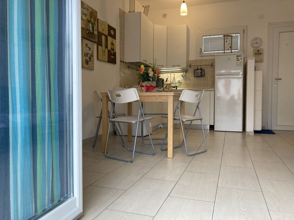 Apartment, 2 Bedrooms, Balcony | Dining