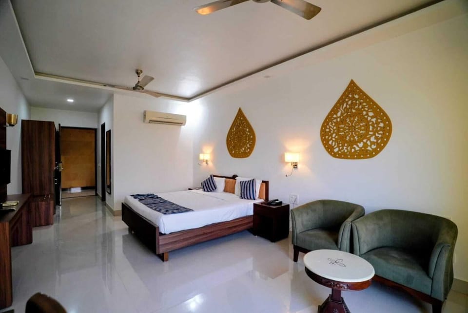 Traditional Room, Desert View | Desk, laptop workspace, iron/ironing board, free WiFi