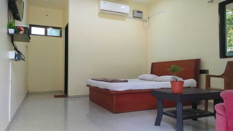 Deluxe Double Room | Free WiFi, bed sheets