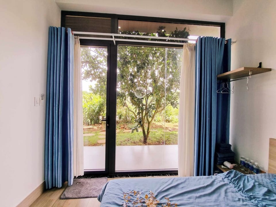 Standard Double Room, Garden View | Iron/ironing board, free WiFi