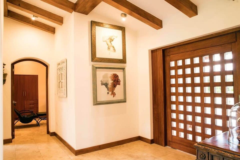 House | 6 bedrooms, high-speed internet