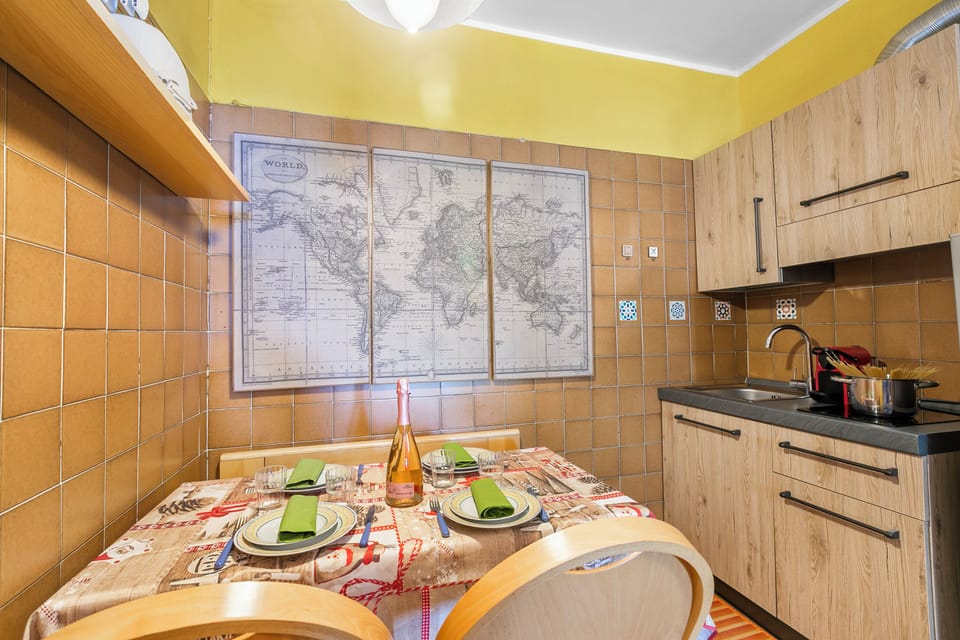 Family Studio, Microwave, Mountain View (Grange Studio) | Private kitchen