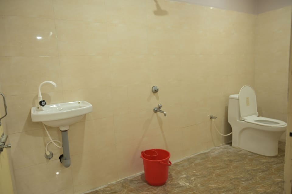 Premium Room | Bathroom | Shower
