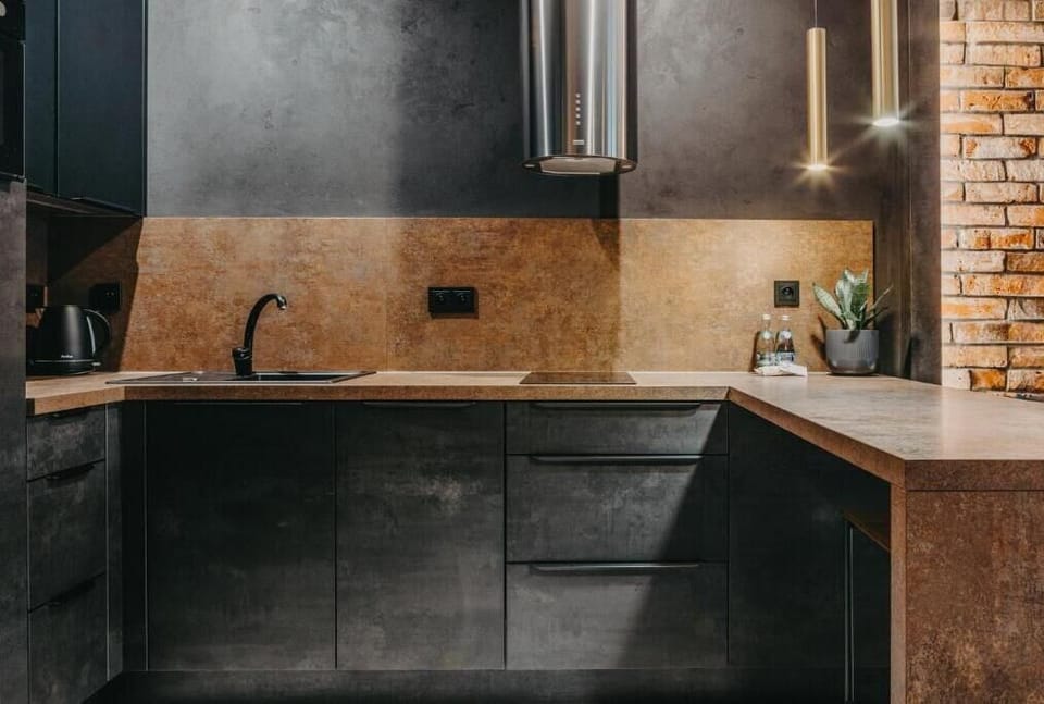 Studio Suite | Private kitchenette | Fridge, dishwasher, electric kettle, cookware/dishes/utensils