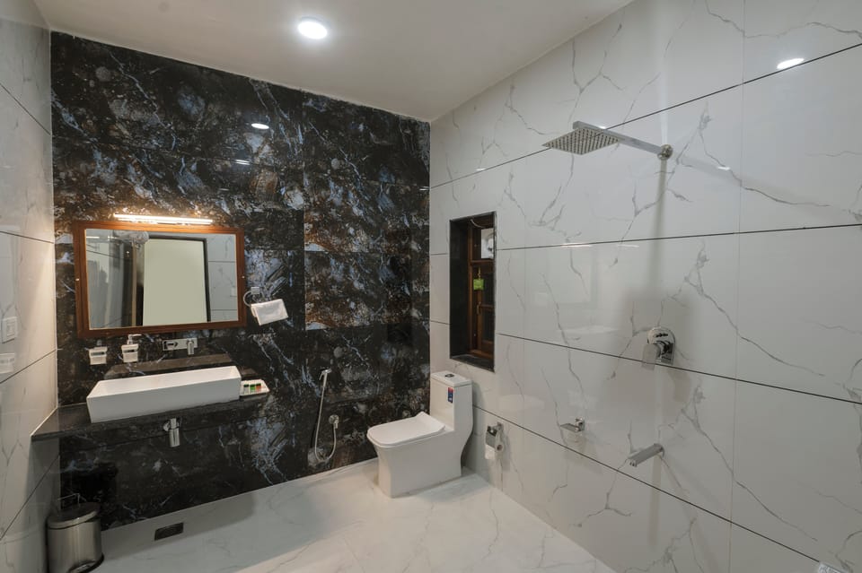 Deluxe Double Room | Laptop workspace, WiFi (free)