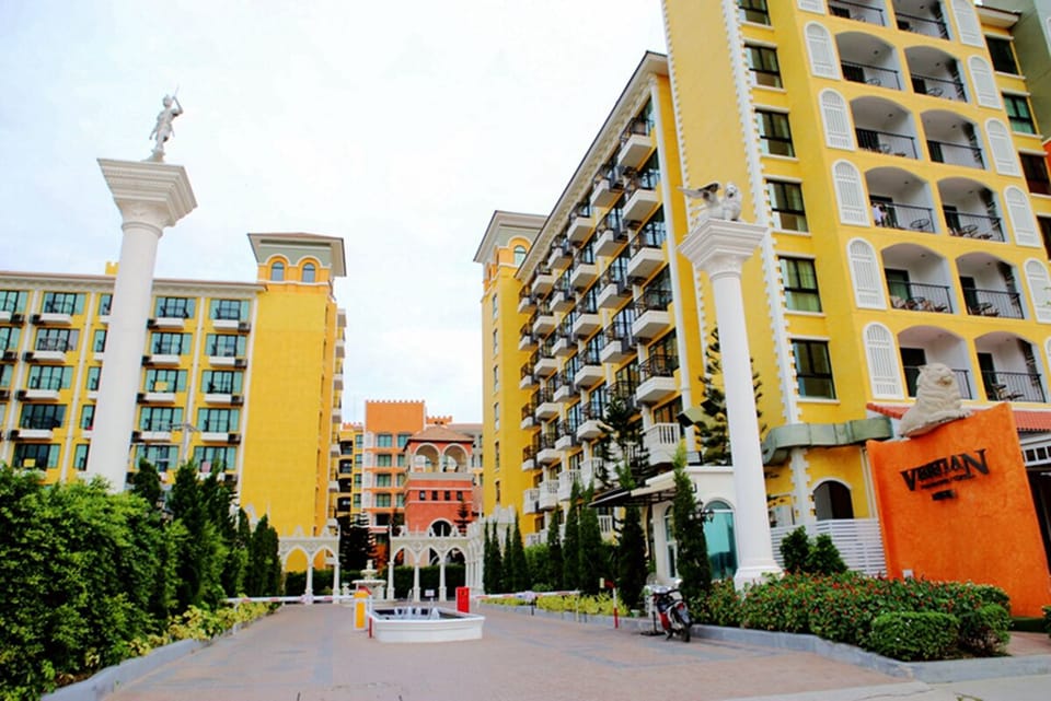 Apartment, 1 Bedroom, Smoking, Balcony | Property entrance