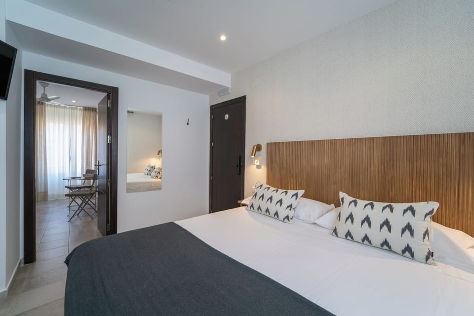 Junior Suite, Balcony (I) | Blackout drapes, free WiFi, bed sheets