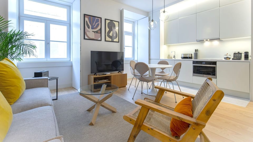 Beautifully decorated and filled with Lisbon’s natural light — everything you need for a memorable stay.

#andoliving #lisbon #memorable #portugal