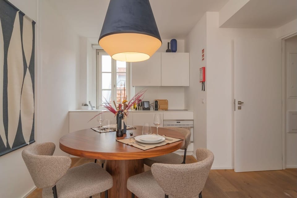 An inviting dining area that will comfortably fit everyone.
#diningarea #comfort #modern #portugal #pt #lisbon