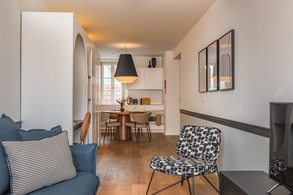 A comfortable and spacious area, perfect for relaxing after a day exploring the city.
#comfort #relax #portugal #pt #lisbon