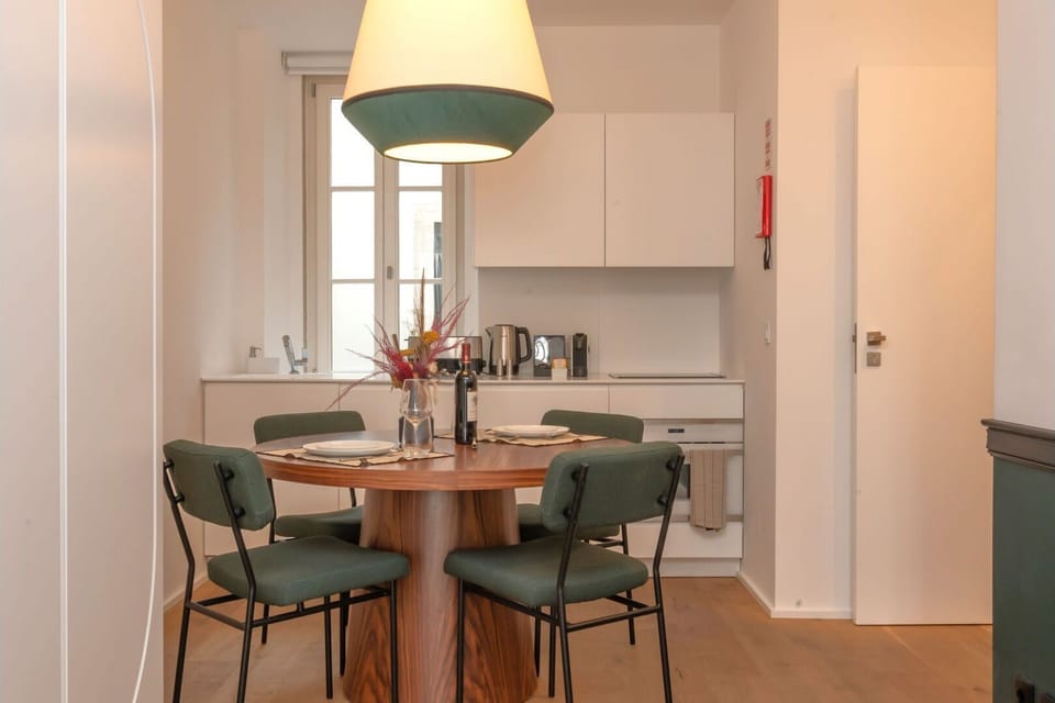 An inviting dining area that will comfortably fit everyone.
#diningarea #comfort #modern #portugal #pt #lisbon