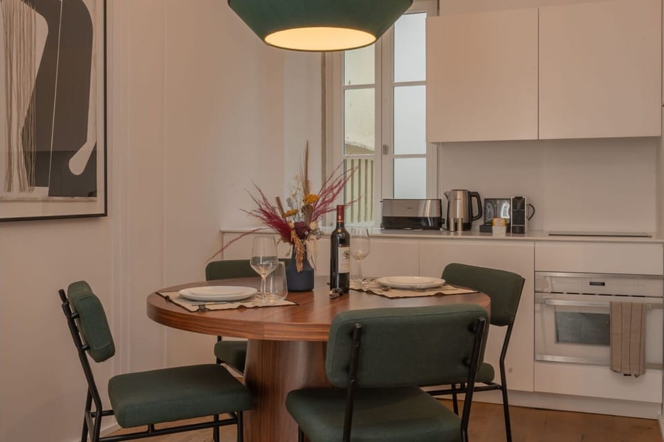 An inviting dining area that will comfortably fit everyone.
#diningarea #comfort #modern #portugal #pt #lisbon