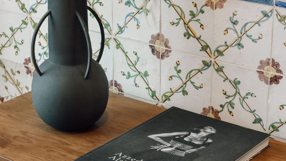 A mixture of modern decoration with typical portuguese tiles for the authenticity of the experience 

#decor #lisbon #pt #portugal