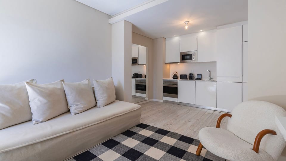 The kitchenette offers a smart, functional layout with modern appliances for easy meal prep.
#kitchenette #modern #quality #portugal #pt #lisbon