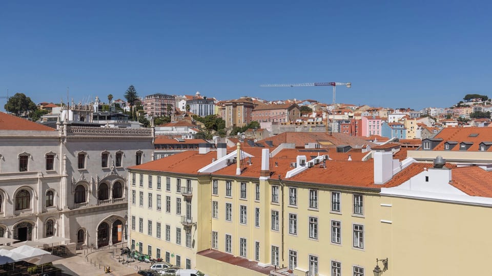 Experience the best of Lisbon with a front-row seat to the city.
#cityview #citycenter #portugal #pt #lisbon