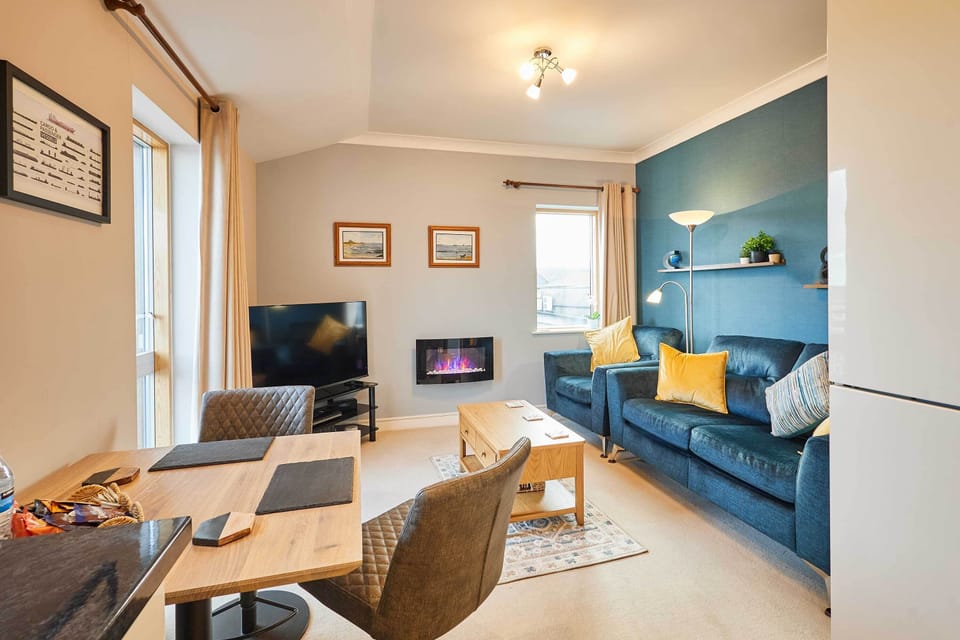 The Shipshape, Seahouses - Host & Stay