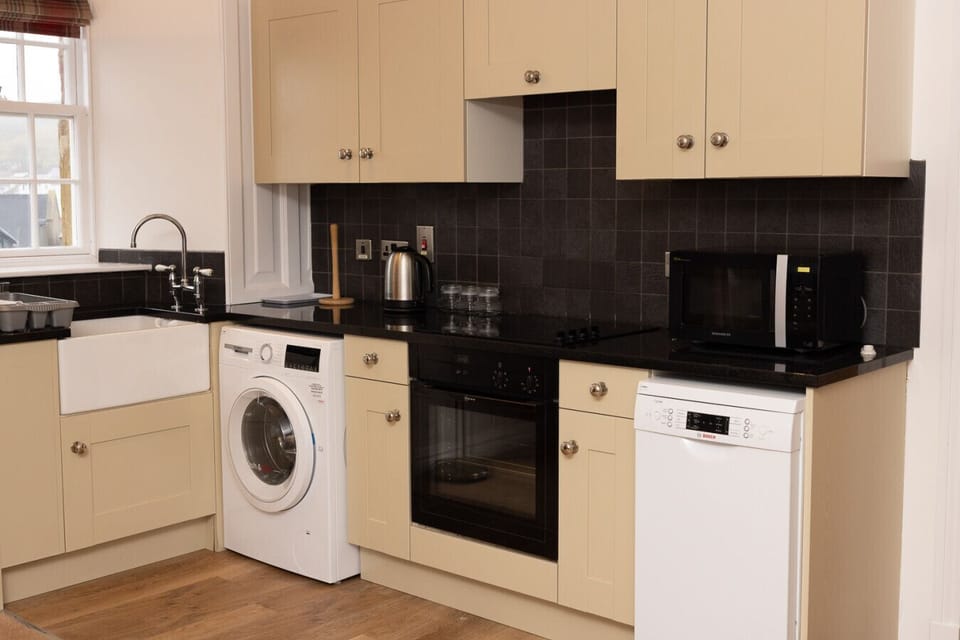 Fully-equipped kitchen