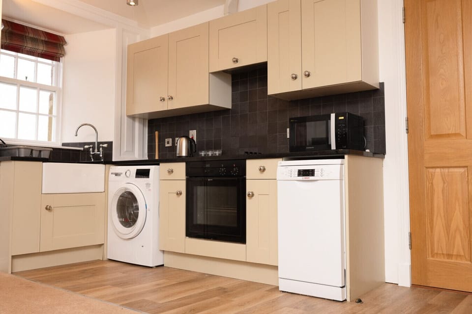 Fully-equipped kitchen