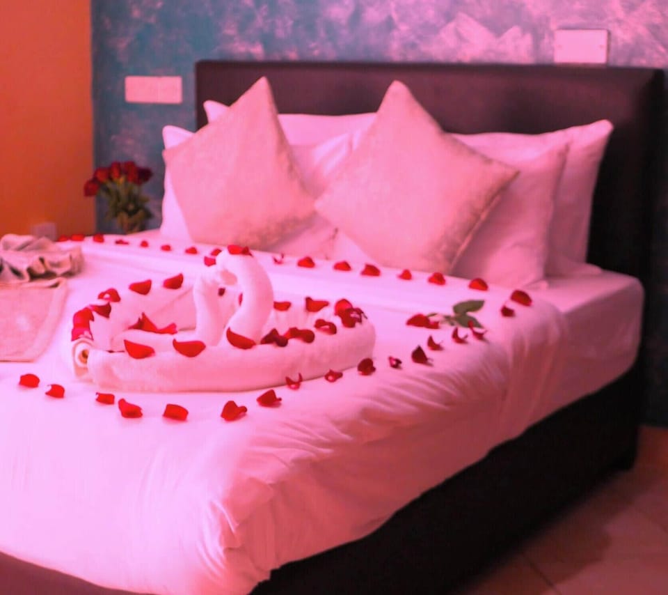 Deluxe Double Room, City View | Free WiFi, bed sheets