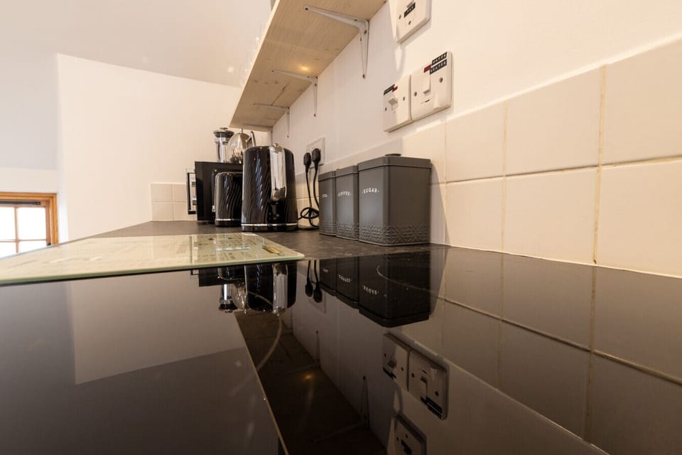Fully-equipped kitchen