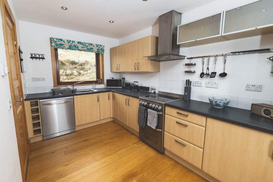 Fully-equipped kitchen