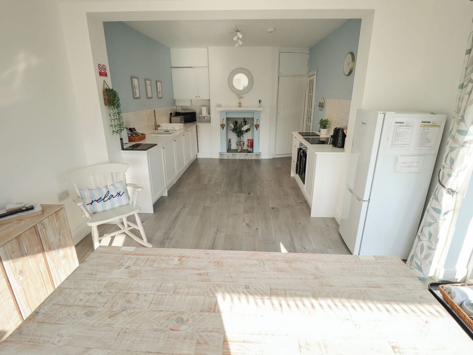 Fridge, microwave, dishwasher, toaster