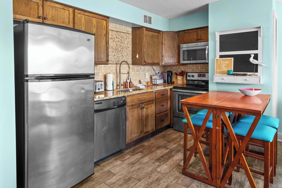 Condo, 1 Queen Bed with Sofa bed, Kitchen, Garden View (Seaside BR Club 1115) | Private kitchen