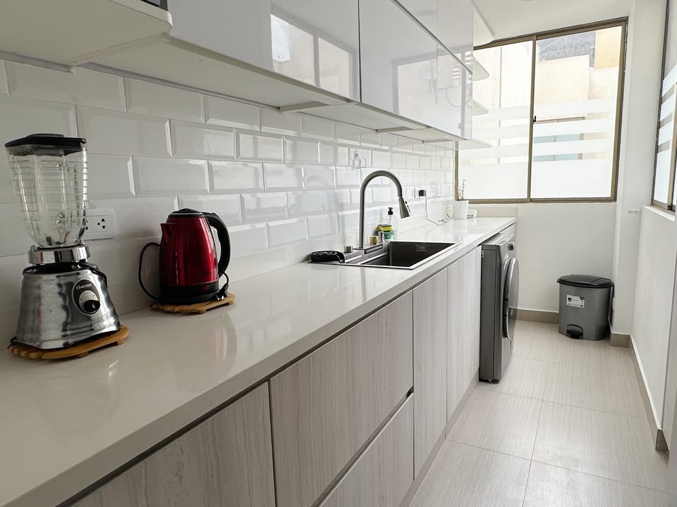 Apartment, 2 Bedrooms, Non Smoking, City View | Private kitchen