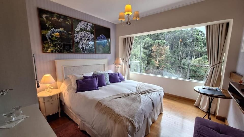 Luxury Double Room, 1 Queen Bed, Mountain View