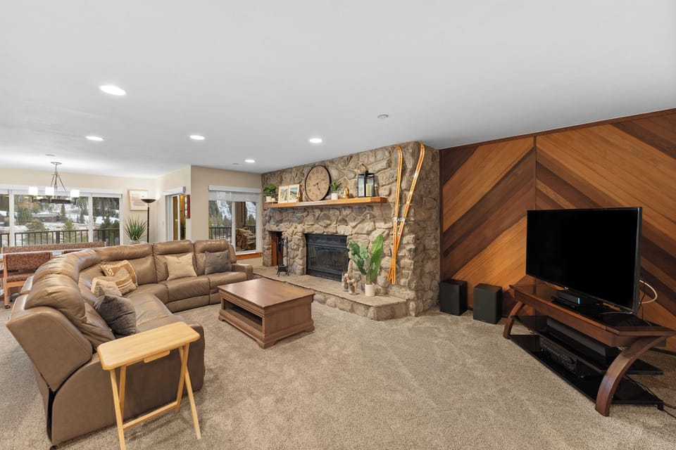 Condo (2 Bedrooms) | Property amenity