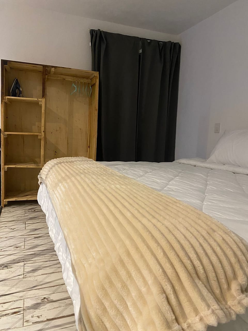 Grand Studio Suite, Balcony, City View | Premium bedding, down comforters, individually decorated