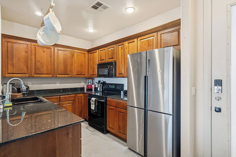 Fully equipped kitchen