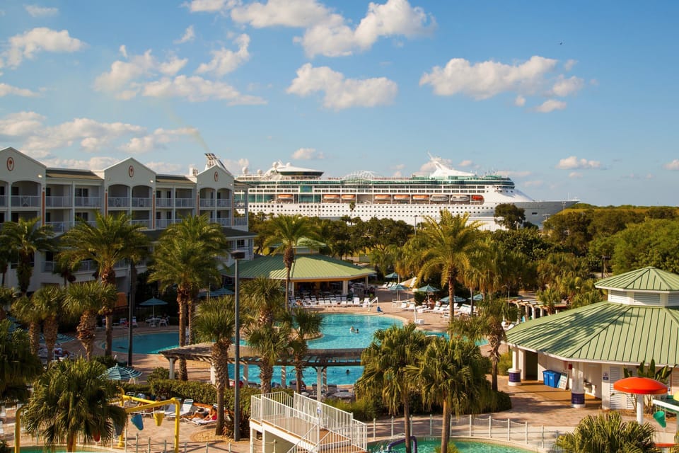 You will love to enjoy a relaxing vacation at this prime destination!