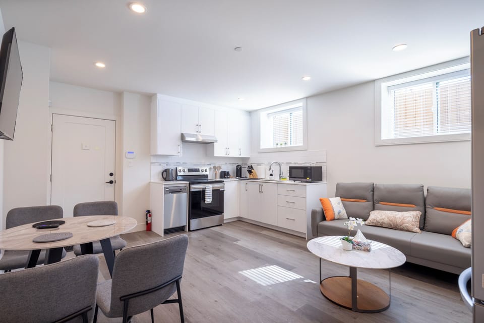 Comfort Apartment, 2 Bedrooms, Kitchen | Living area