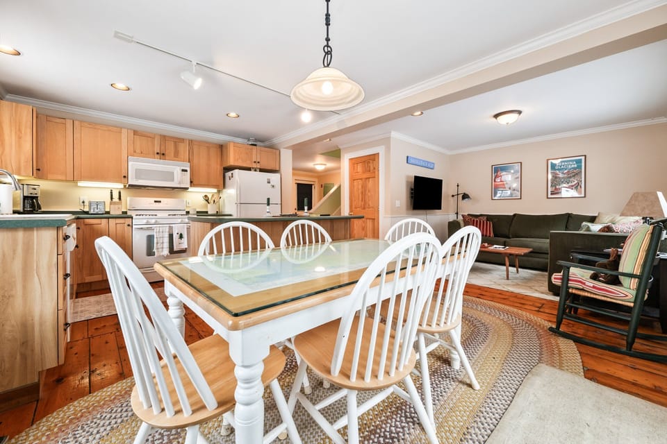 Kitchen, dining and living area