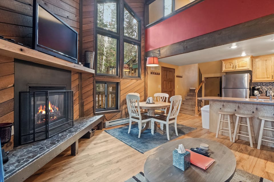 Comfort Condo, Patio, Mountain View | Dining