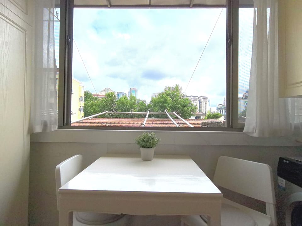 Standard Studio Suite, City View | Blackout drapes, soundproofing, free WiFi