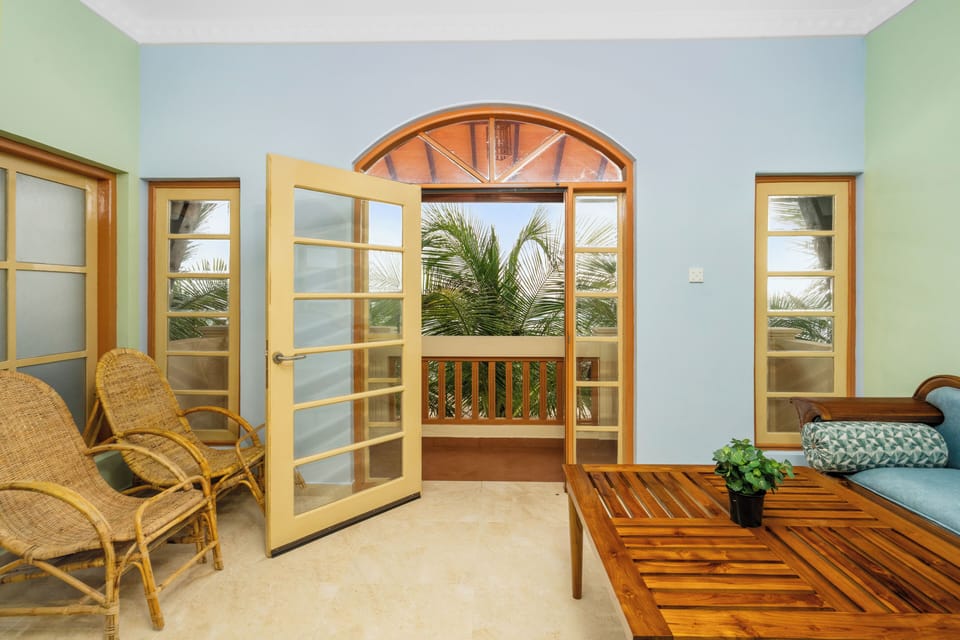 Superior Double Room, Sea View | Desk, soundproofing, iron/ironing board, free cribs/infant beds