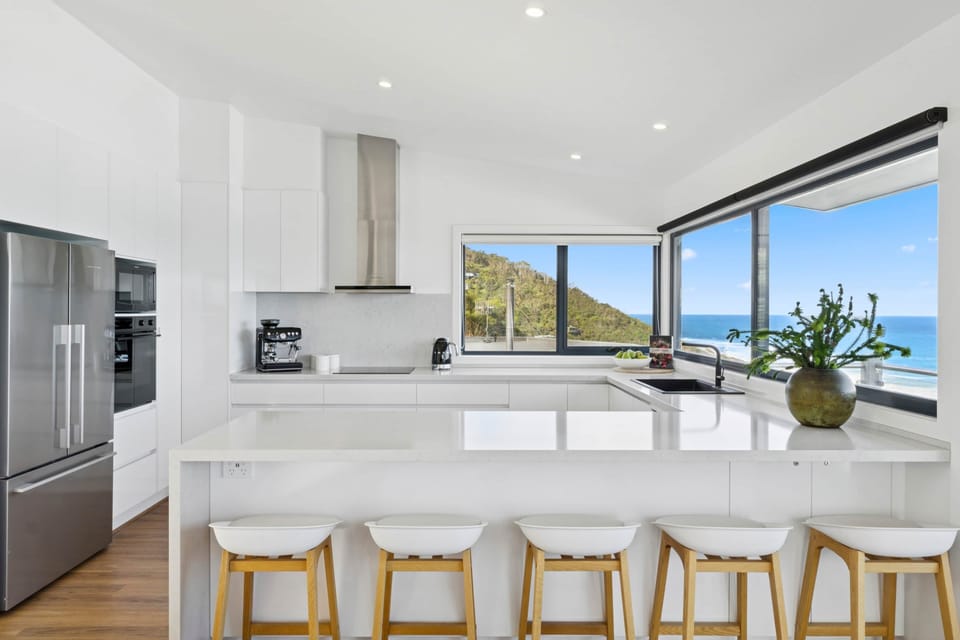 Kitchen / Breakfast bar 