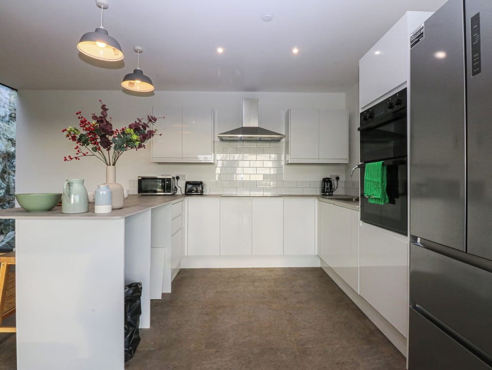 Dishwasher, cookware/dishes/utensils