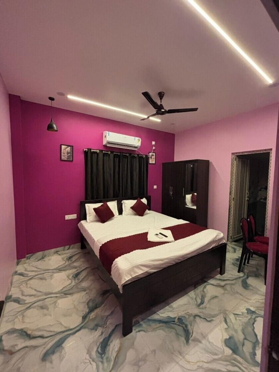 Deluxe Room, City View | Laptop workspace, WiFi (free)