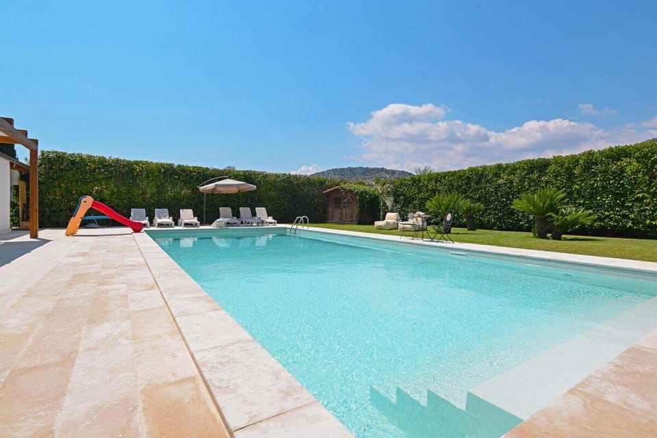 Holiday Home Swimming Pool