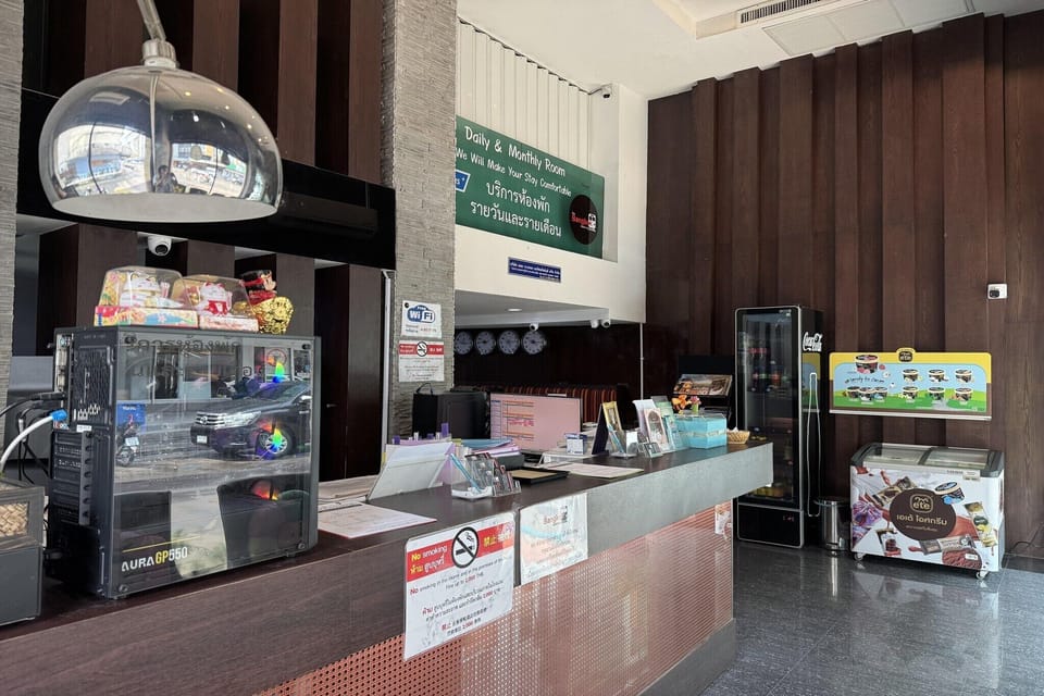 Entrance / Reception