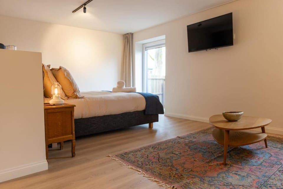 Free WiFi, bed sheets, wheelchair access