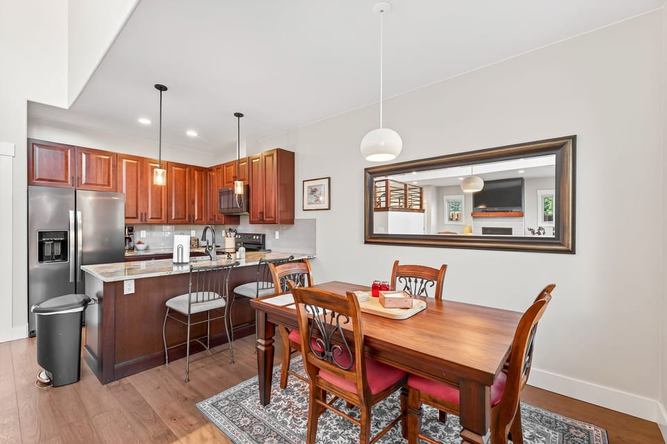 Kitchen- dining- main level