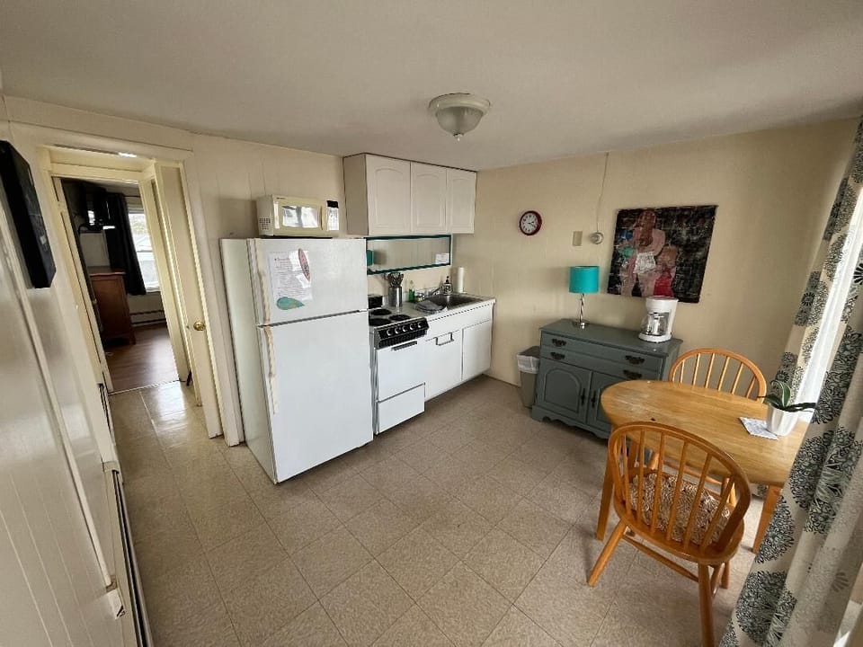 Room, 1 Bedroom, Ocean View | Private kitchen | Fridge, microwave, freezer