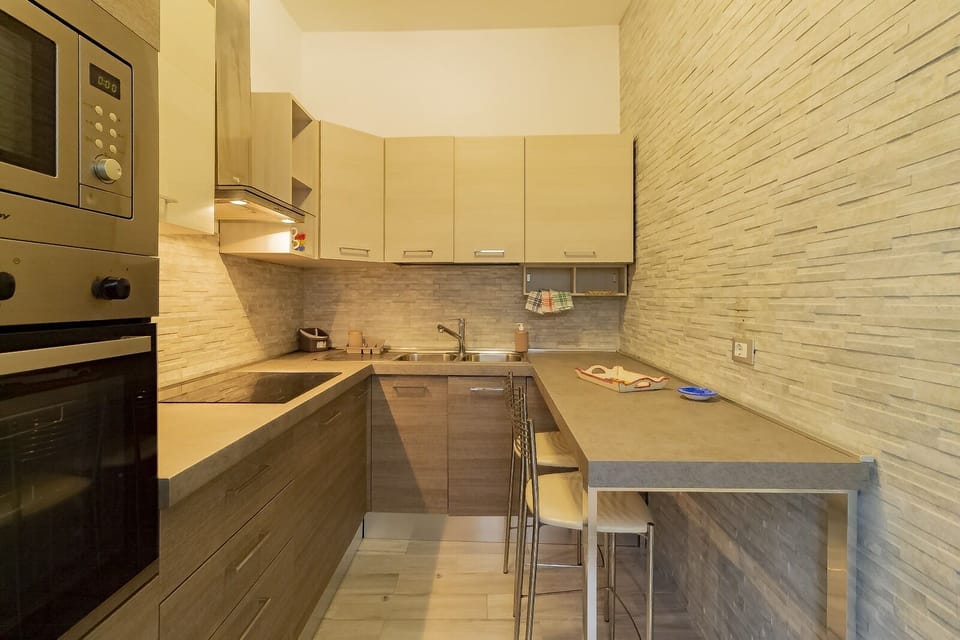 Apartment, Balcony, Sea View | Private kitchen