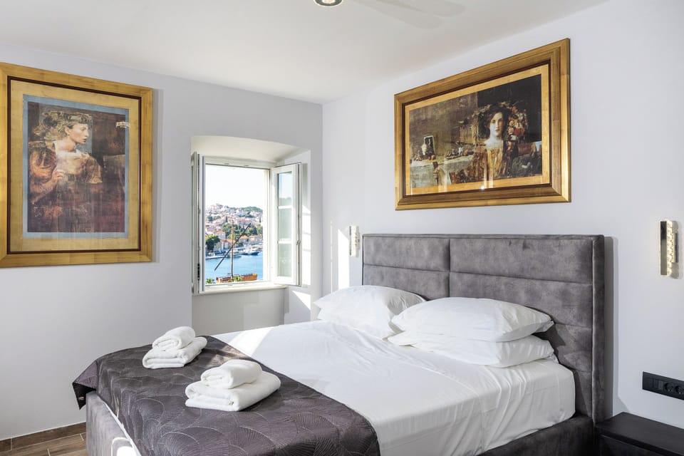 In-room safe, iron/ironing board, free WiFi, bed sheets